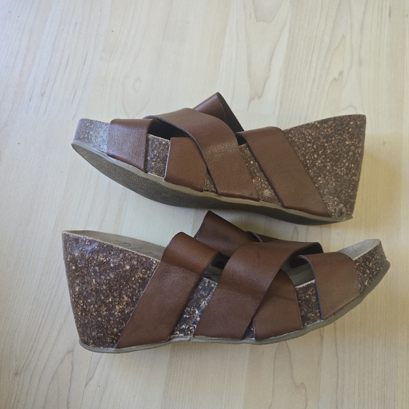 Blowfish Brown Wedge Sandals Size 9 - Picture 4 of 8